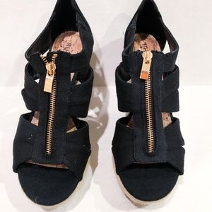 Black Wedges